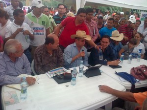 Carlos Bergmann se reune con representantes agroproductores de El Carmen 