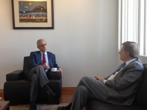 Visita oficial del Embajador de España