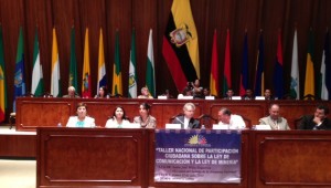 Asambleísta Fanny Uribe en Taller